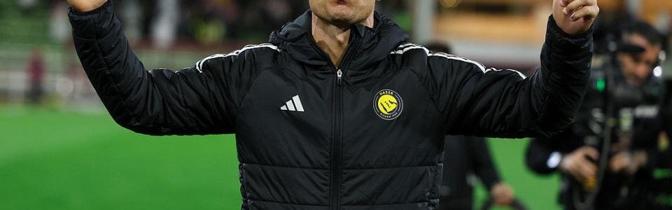 赛事直播-仅6.1分！41岁C罗第35次失点 空门离谱踢偏+4射0球 伤退或缺阵2周