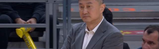 开云电竞国际版-就这怎么冲冠？2场硬仗狂输71分，广东暴露短板，杜锋需做4点调整